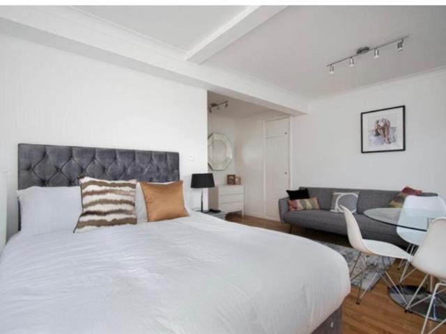 Apartment for rent in Chalk Farm, Greater London
