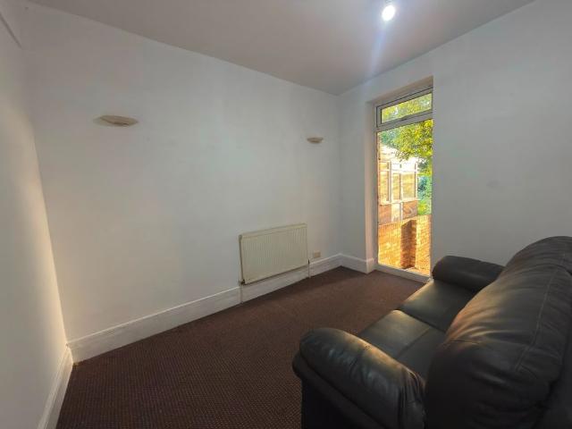 Apartment for rent in Gants Hill, Greater London
