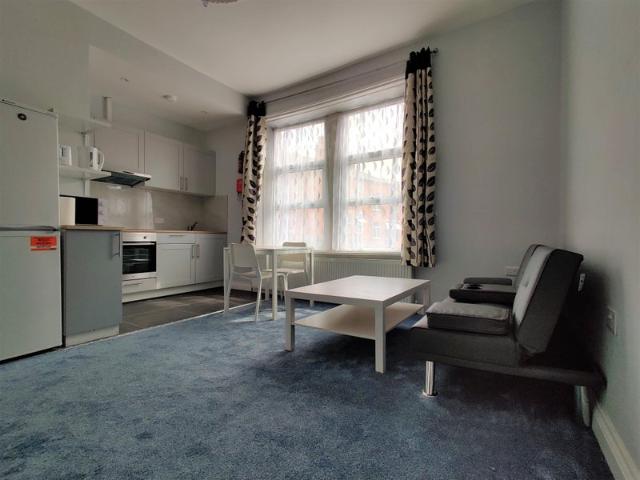 Apartment for rent in Dollis Hill, Greater London