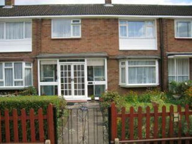 Apartment for rent in Aldersbrook, Greater London