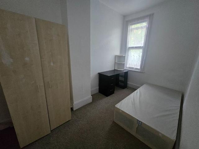 Apartment for rent in Gants Hill, Greater London