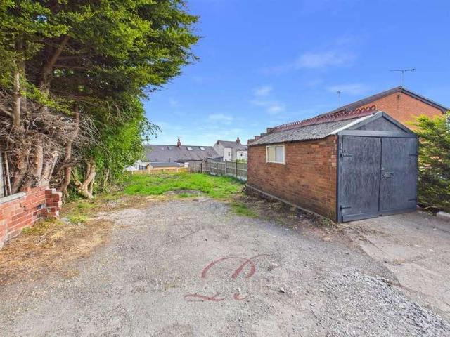 House for sale in Ponciau, Wales