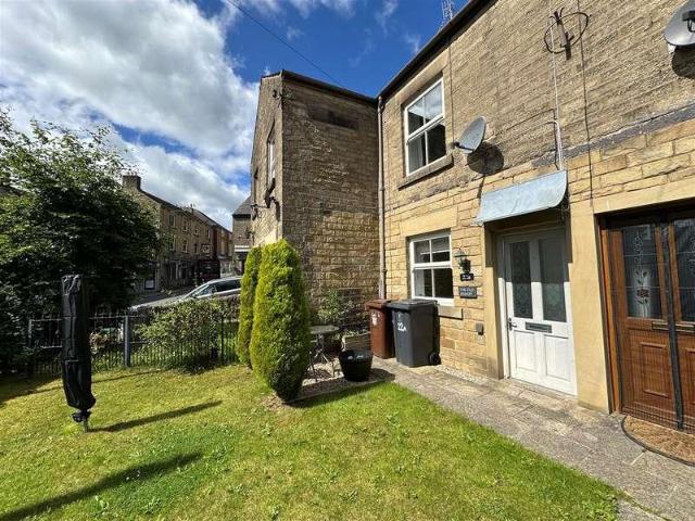 House for sale in Wash, Charlesworth