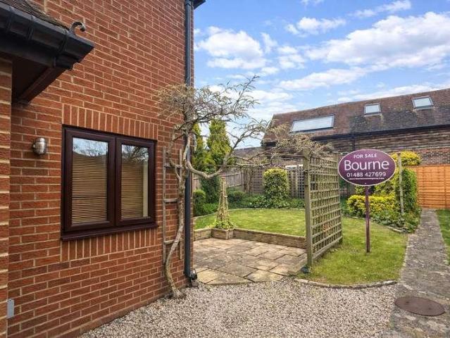 House for sale in Fole, Surrey