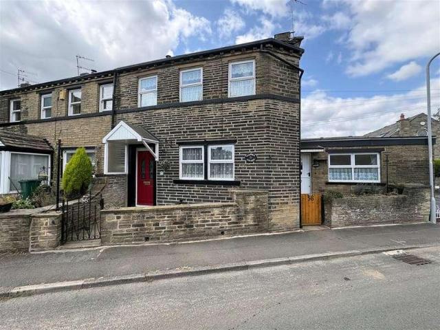 House for sale in Broad Folds, Queensbury