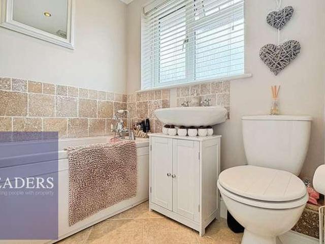 House for sale in Chipping Hill, Essex