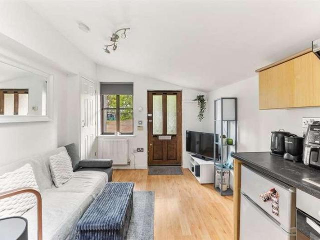 House for sale in Cadbury Heath, South Gloucestershire