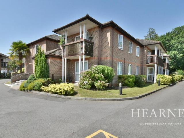 House for sale in Tricketts Cross, Ferndown