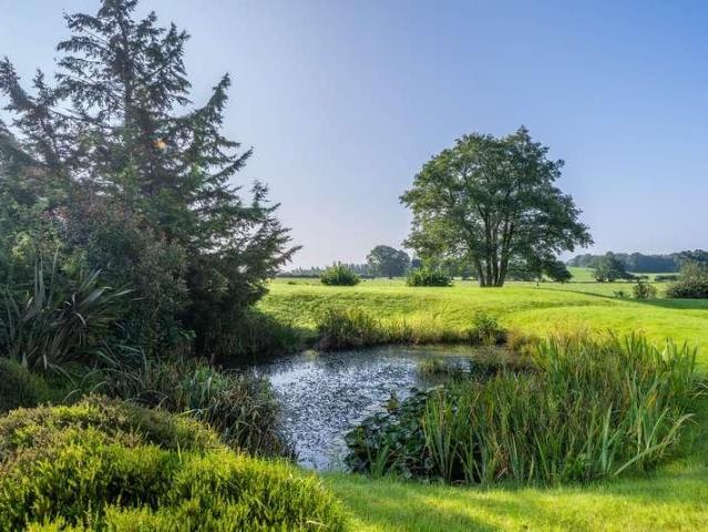 House for sale in Cowan Bridge, Bare