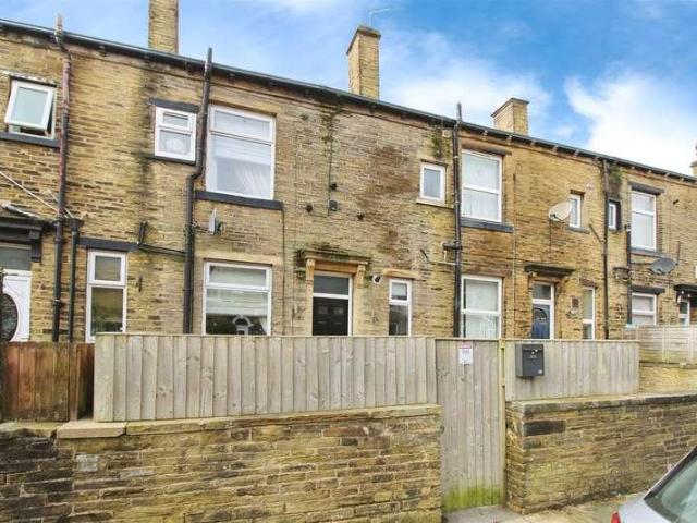 House for sale in Broad Folds, Clayton