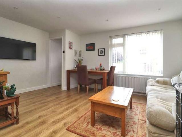House for sale in Goldsworth Park, Woking