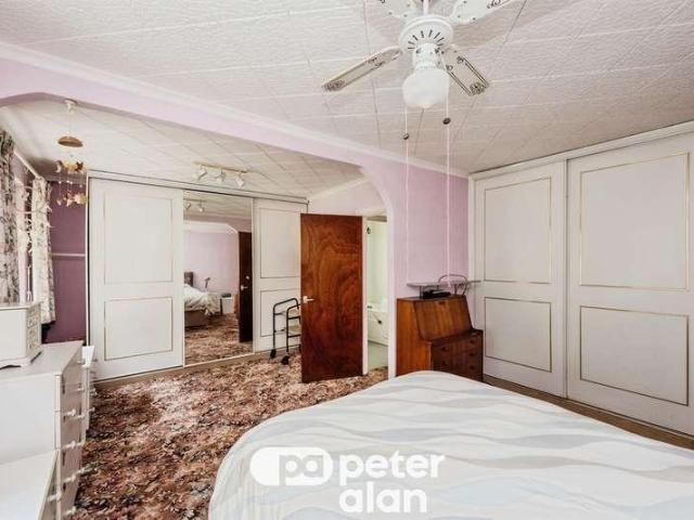 House for sale in Cimla, Neath