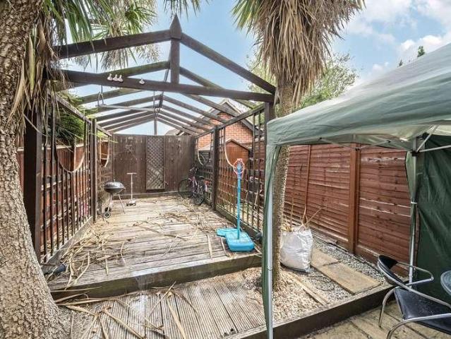 House for sale in Yeading, Greater London