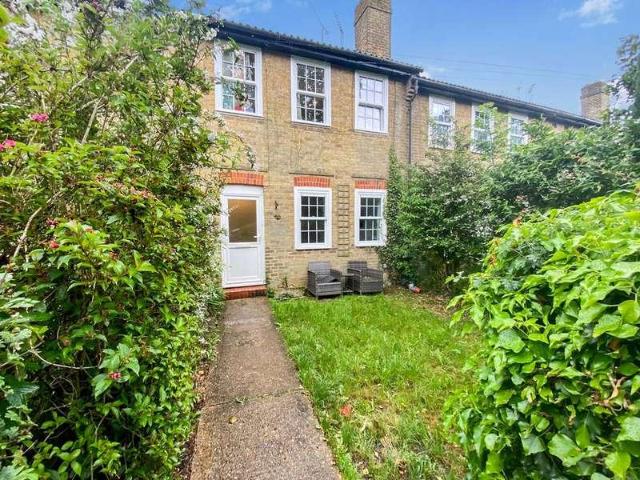 House for sale in Caterham-on-the-Hill, Hillview