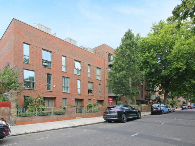 House for sale in Camberwell, Greater London