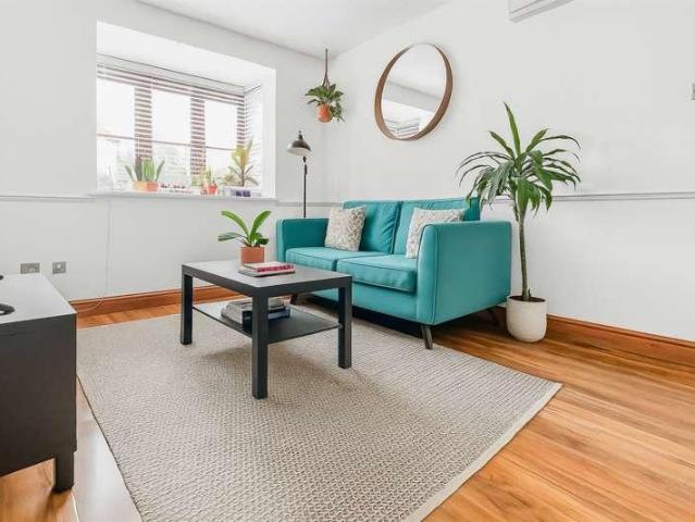 House for sale in West Heath, Cat Hill