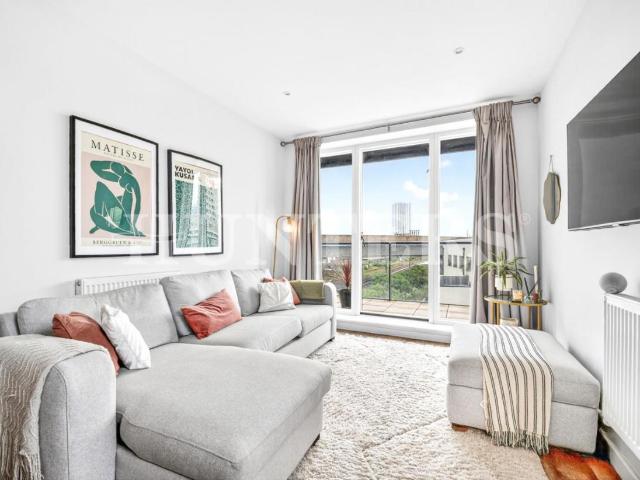 House for sale in Tottenham Hale, Greater London