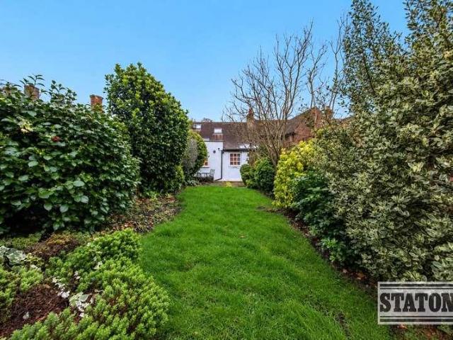 House for sale in Highwood Hill, Greater London