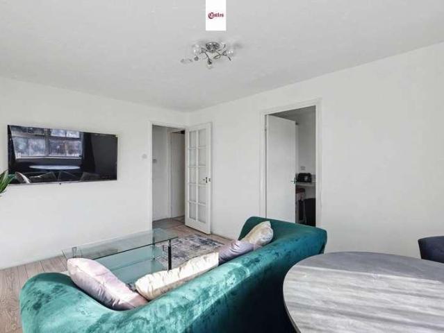 House for sale in Enfield Island Village, Greater London