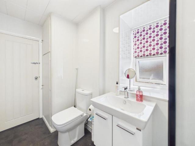 House for sale in Priestthorpe, Crossflatts