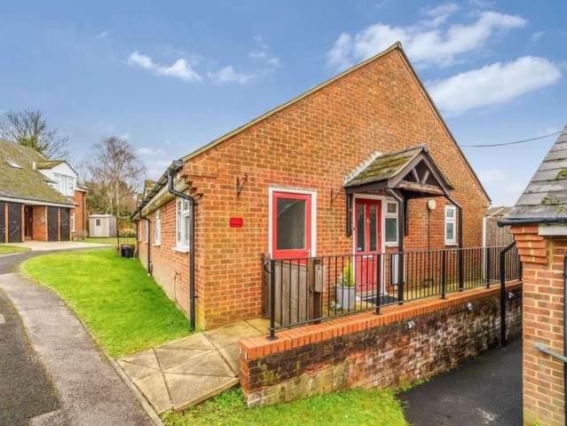 House for sale in Tattenham Corner, Red Hill
