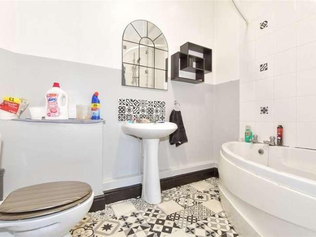 House for sale in Tower Hamlets, Ash