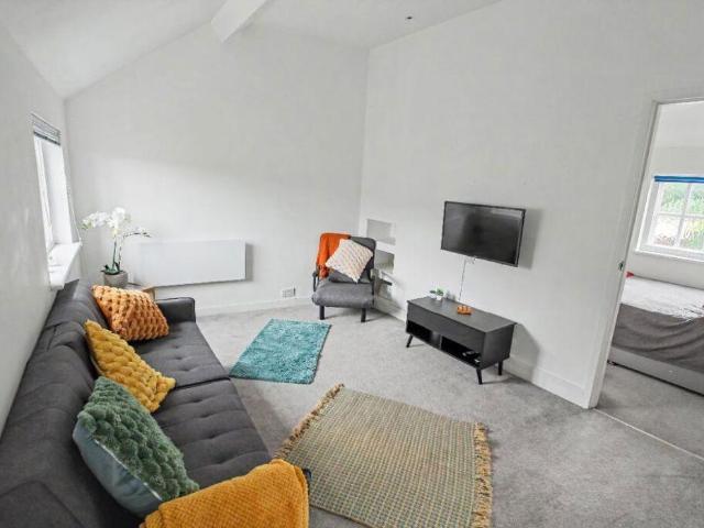 House for sale in Cliff Hill, Green Close