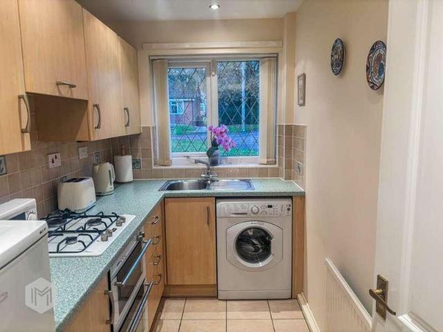 House for sale in Bradshaw, Lee Bank