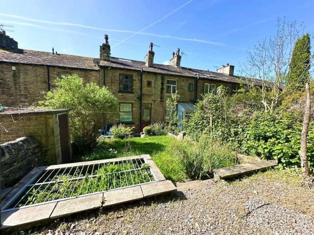 House for sale in Halifax, Midgley