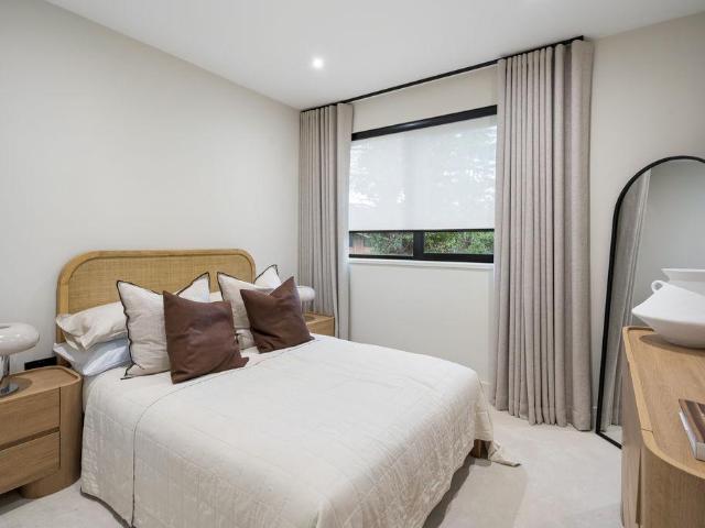 Flat for sale in Lunnon, Buckinghamshire