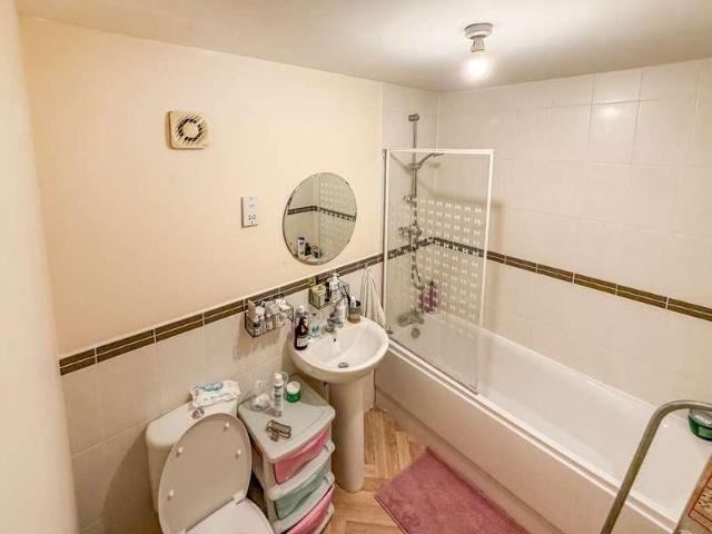 House for sale in Hexthorpe, South Yorkshire