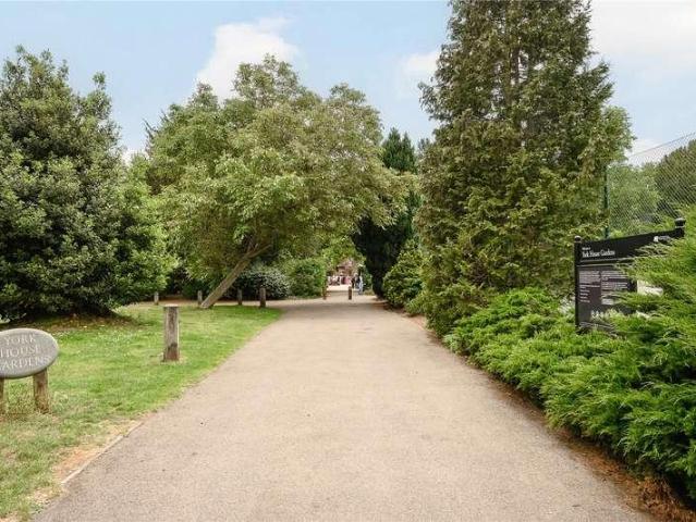 House for sale in Twickenham, St Margarets