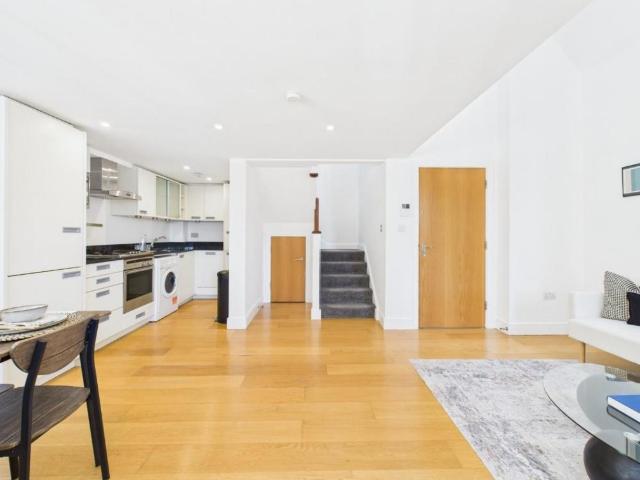 House for sale in Dalston, De Beauvoir Town