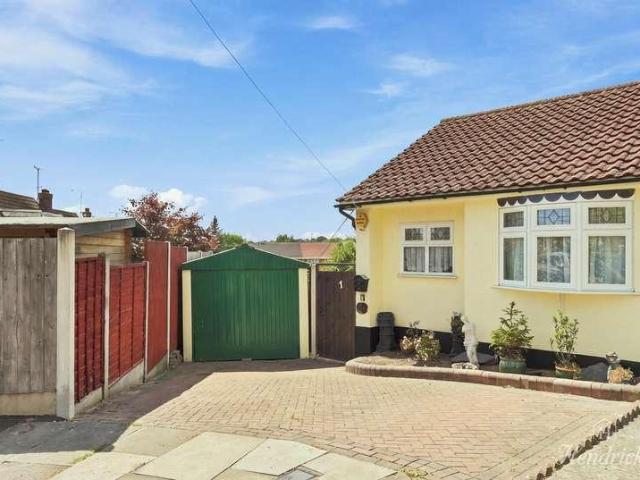 House for sale in Alton Barnes, Essex