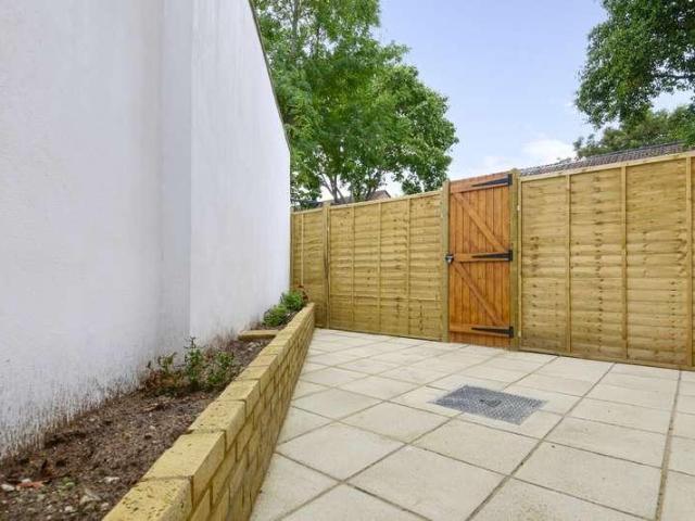 House for sale in Hampton Wick, Greater London