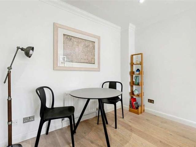 House for sale in Barnsbury, Greater London