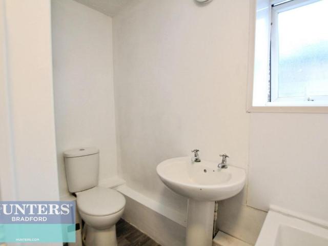 House for sale in Lower Wyke, West Yorkshire