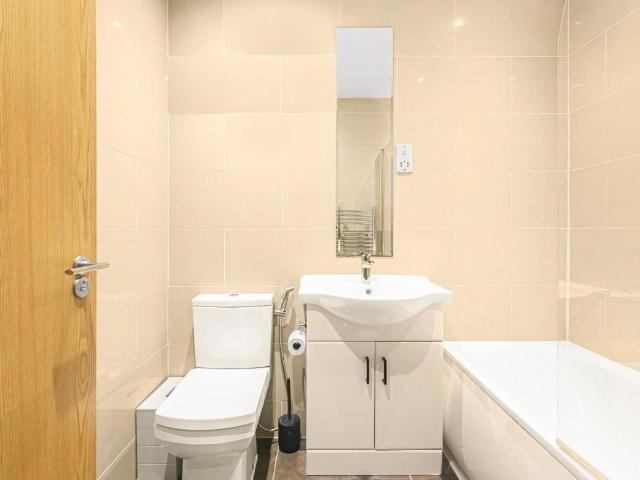 House for sale in London Borough of Lewisham, Forest Hill