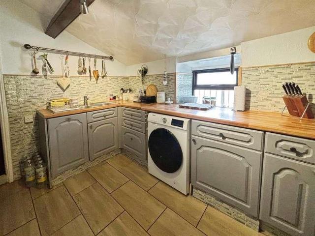 House for sale in Buttershaw, West Yorkshire