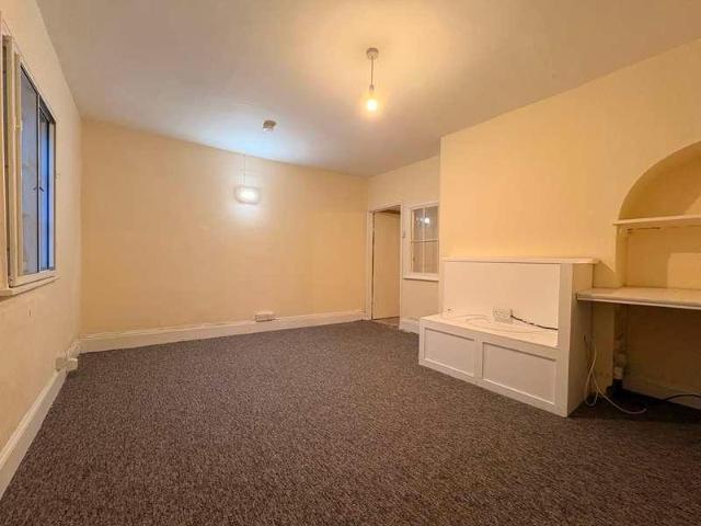 House for sale in Pembridge
