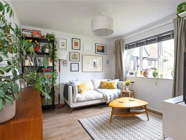 House for sale in Wrecclesham, Fole