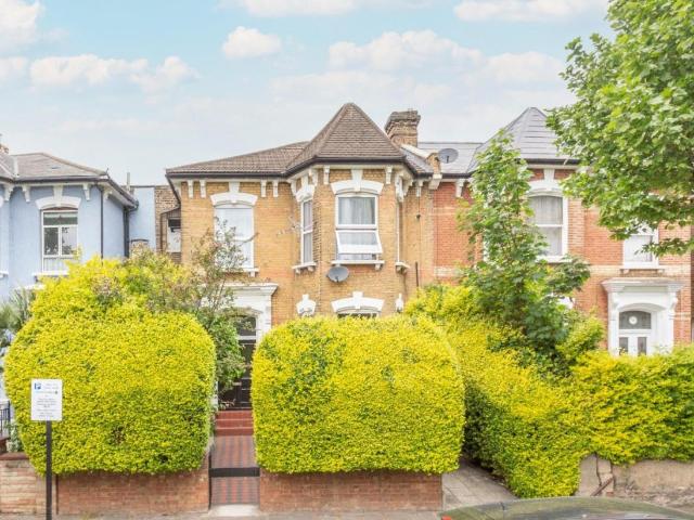 House for sale in West Hackney, Upper Clapton