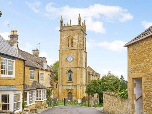 House for sale in Fossebridge, Gloucestershire