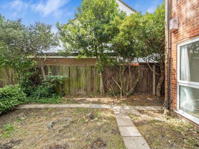 House for sale in Littleton Common, Lower Halliford