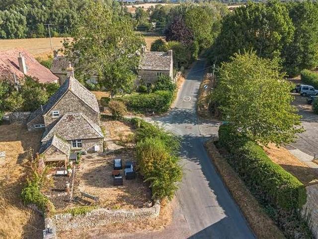 House for sale in North Leigh, Black Bourton