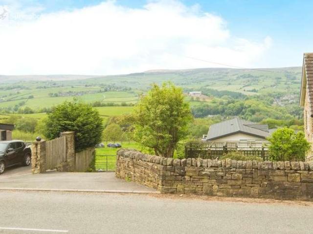 House for sale in Sowerby Bridge, Longley