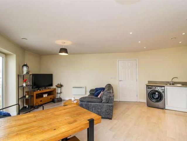 Flat for sale in Gawthorpe, West Yorkshire