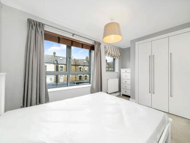 House for sale in Battersea, Greater London