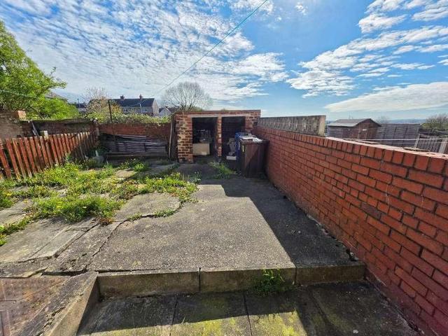 House for sale in Mapplewell, South Yorkshire