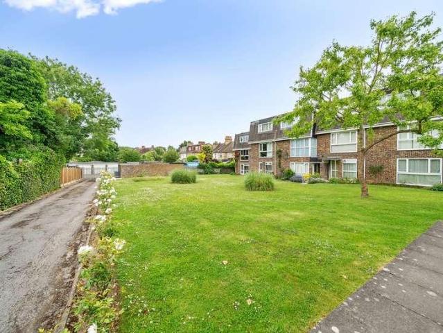 House for sale in Barnet, New Barnet